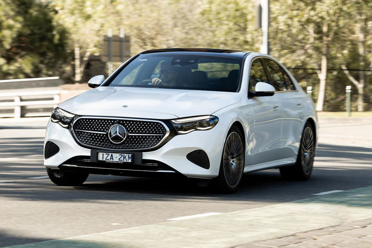 قیمت بنز e300 مدل 2026 از عصر نوین خودرو